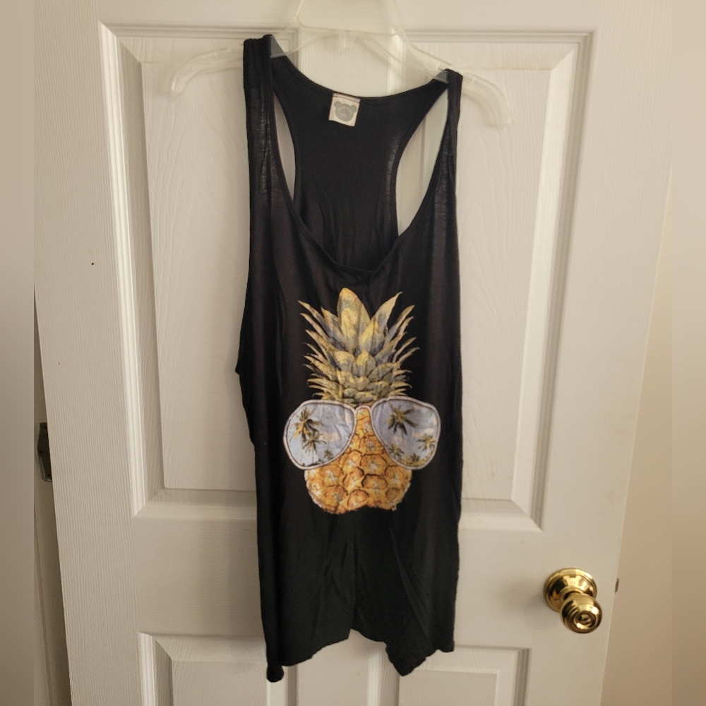 Colorbear Graphic Pineapple Black Tank Top